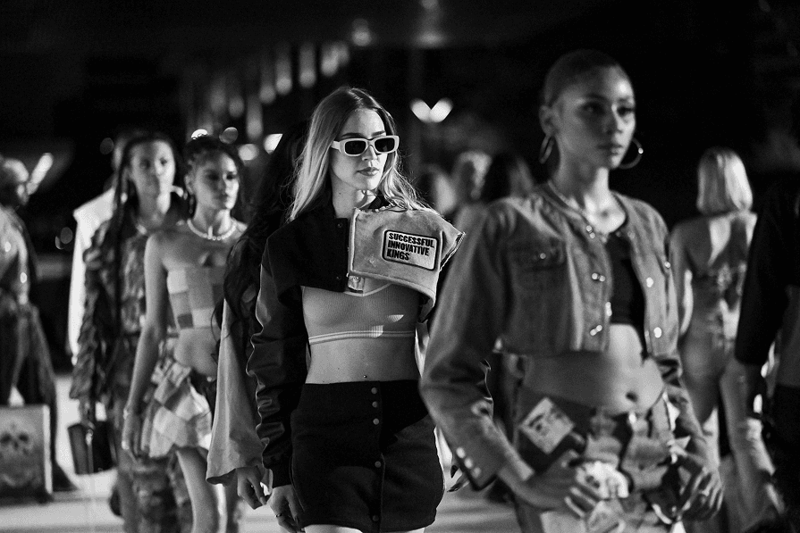 Images from fashion shows in black and white